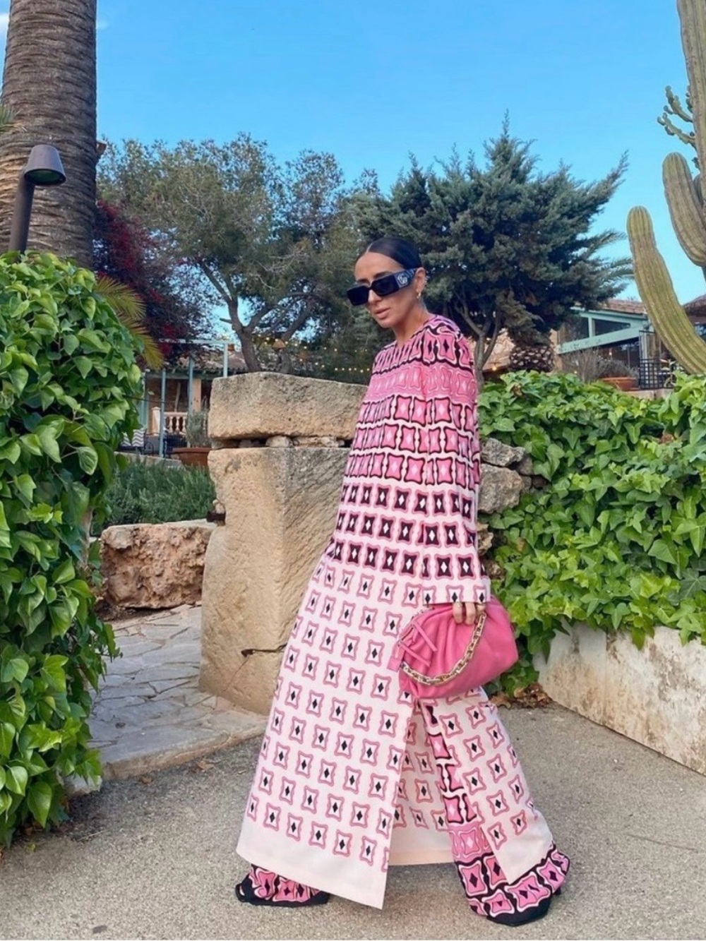 NWT Zara pink and black geometric printed long sleeve midi dress, size small.
